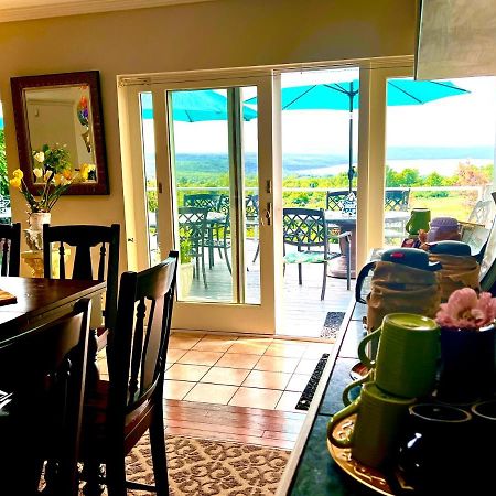 A Cayuga Lakefront Inn - Hotel Alt, Ithaca New York Εξωτερικό φωτογραφία